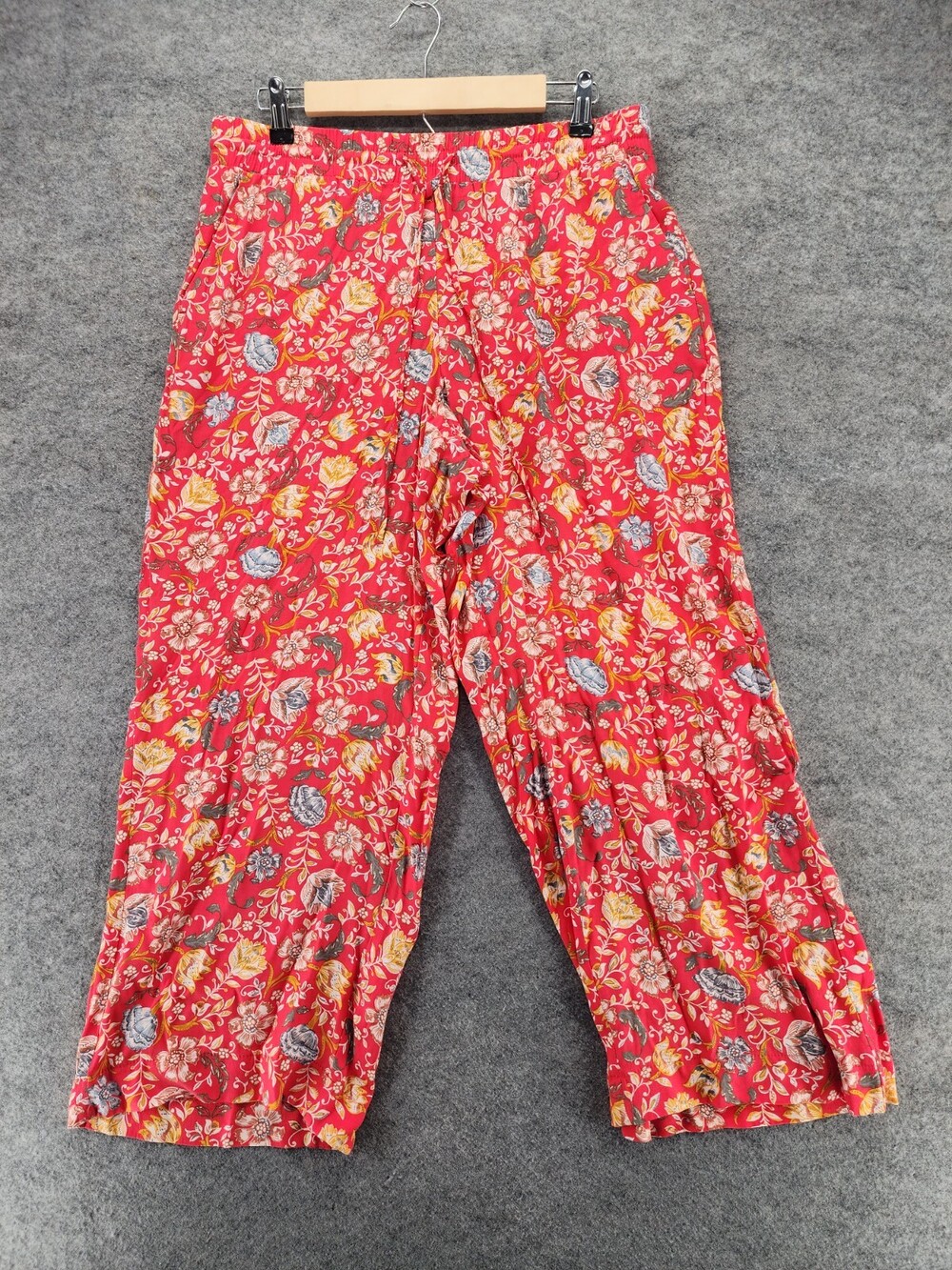 Ann Taylor LOFT Pants Womens Medium Pull On Red Floral